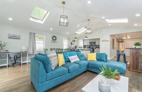 Lake Hopatcong Villa | Private Waterfront Home Nestled In A Quiet Section Of Lake Hopatcong