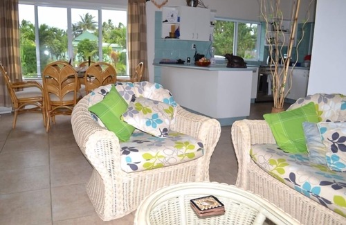 Arorangi House | Private well-equipped 2/3 brm house : pool+garden+sunsets!