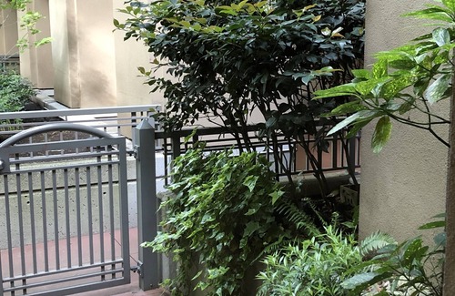 Coal Harbour House | Private West Coast Townhouse in the Heart of Coal Harbour - Courtyard Secure