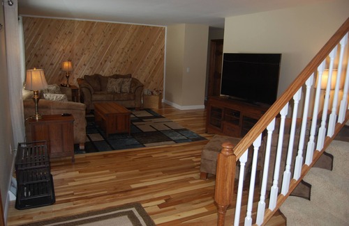 Weston House | Private, Wooded Oasis, Completely Remodeled, Minutes from Granite Peak Ski Area!