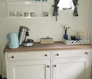 Sint Pancras Bed & Breakfast | Prive tuinhuis B&B Elly