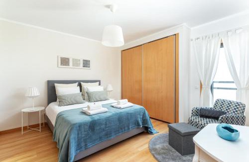 Olhao Apartment | Privilege Apartment Les Mouettes with Rooftop Pool, Village Marina - Olhão