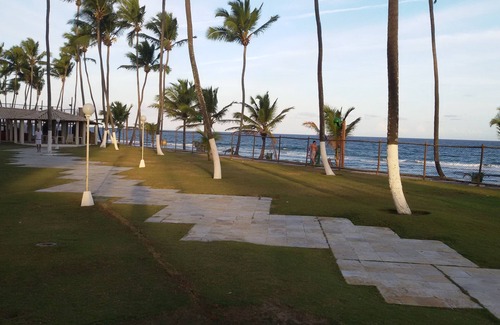 Pouso Alegre Buraquinho Apartment | PRIVILEGED SEAFRONT LOCATION, MAID SERVICE, 24-HOUR RECEPTION
