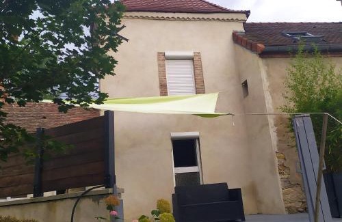 Republique Apartment | Proche de VICHY Le colombier studio tout confort parking privé