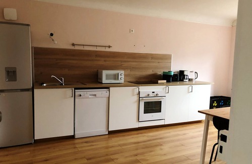 Longeville-les-Metz Apartment | Proche du Centre Ville, Appartement de 100m2, Deux Chambres, Parking Privatif