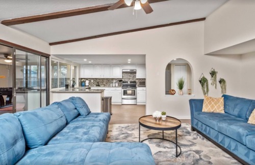 Northeast Carrollton House | Proctor Family Home W/Game room in great Area