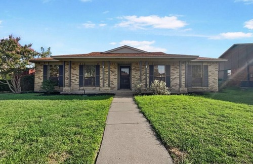 Northeast Carrollton House | Proctor Family Home W/Game room in great Area