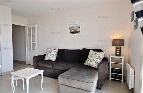 Le Crotoy Apartment | Professional ad - In a beautiful residence facing the sea