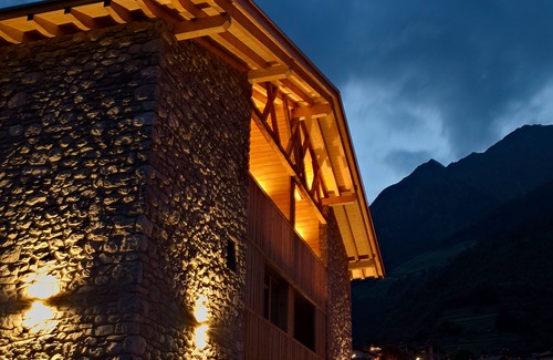 Parcines House | Pröfinghof Hoawiag - Quaint barn with modern apartments