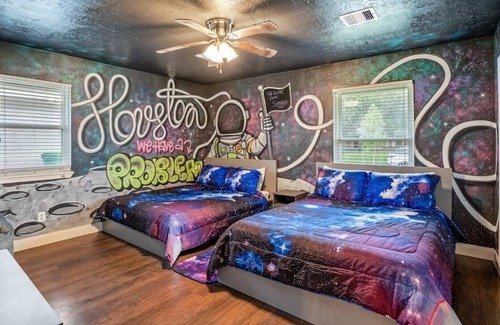 Willow Meadows/Willowbend Area House | PROLIFIC THEME|3BR|SPACIOUS YARD|CONTENT GEM 💎