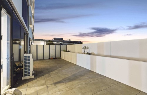 Box Hill Apartment | Promenade - Prime Box Hill CBD Modern Luxury