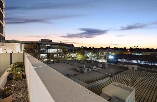 Box Hill Apartment | Promenade - Prime Box Hill CBD Modern Luxury