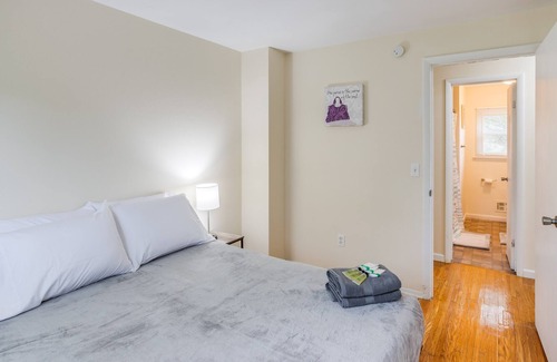 Rochester House | PROMO 5% WEEKLY/10% MONTHLY DISCOUNT 🤩Amazing Ranch Mins away from Airprt/RIT.