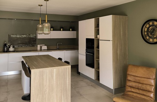 Pujaut House | PROMO REDUCTION 13% stay 14 days contemporary villa with pool