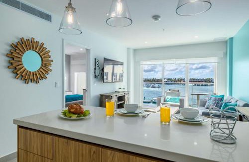 Palm Beach Apartment | Proper Design Beautiful View Ready To Enjoy