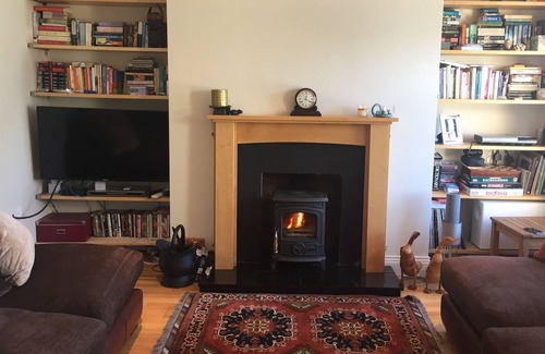 Knightstown House | Proper super king and king size beds. village location, near the sea, free WIFI