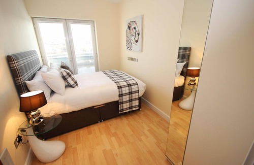 Newcastle-upon-Tyne Apartment | Properties Unique | The View
