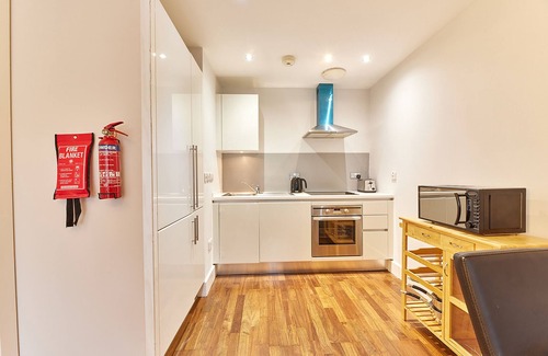Newcastle-upon-Tyne Apartment | Properties Unique | Elm