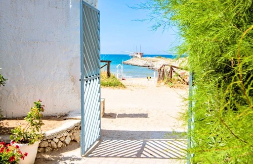 Chiesiola Resort | Property in a holiday village 'Baia Falcone - Standard 305' with sea view and air conditioning