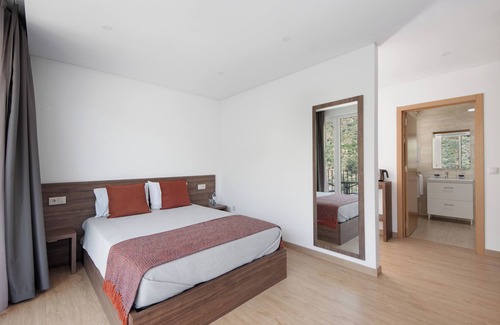 Armamar Resort | Property In A Holiday Village 'Quinta Da Pedra Caldeira I' with Mountain View and Air Conditioning
