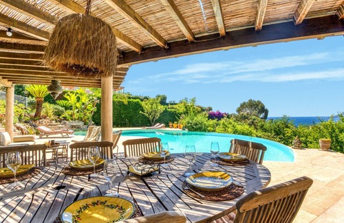 Cannes La Bocca Villa | Propriété Avec Deux Maisons vue mer Panoramique