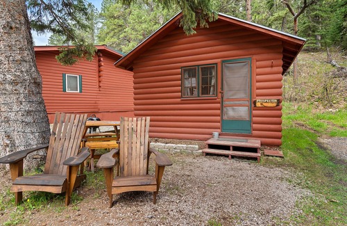 Cheyenne Crossing Cabin | Prospector Cabin By Spearfish Creek