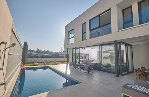 Pernera Cottage | Protaras Almaria Villa ALM03 - a villa that sleeps 6 guests in 3 bedrooms