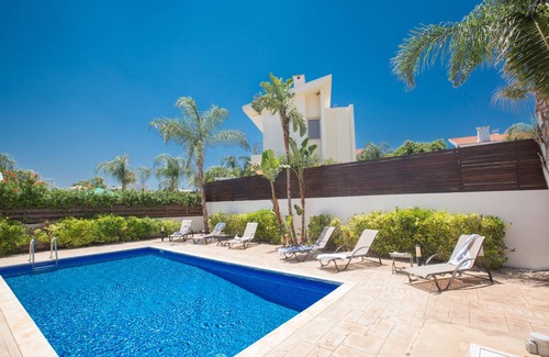 Protaras Cottage | Protaras Delfini Villa DV27 - a villa that sleeps 6 guests in 3 bedrooms