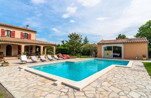 Althen-des-Paluds House | Provençal Villa with Private Pool, A/C, WiFi, Kids' Play Area, Ping-Pong, & Foosball