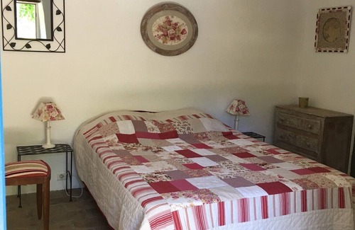 Sahune Other | Provencal sheepfold in a quiet, green setting, swimming pool mid-June mid-September