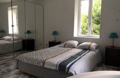 Albon House | Provencal-style gîte in a quiet location, private pool, view of the Ardèche in the Drôme.