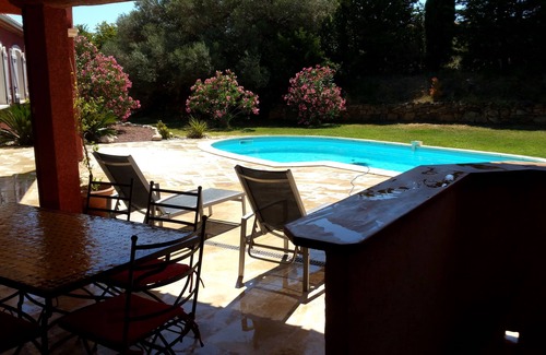 Thezan-des-Corbieres Villa | Provencal villa with private pool at the heart of Des Corbieres vineyard
