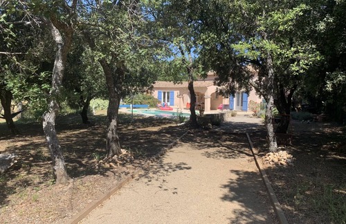 Moissac-Bellevue Villa | Provençal villa with pool on a large property in a quiet setting.
