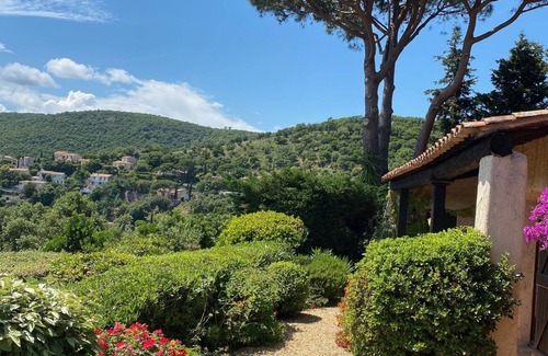 La Croix-Valmer Villa | Provençal villa with stunning view, close to beach, free Wifi