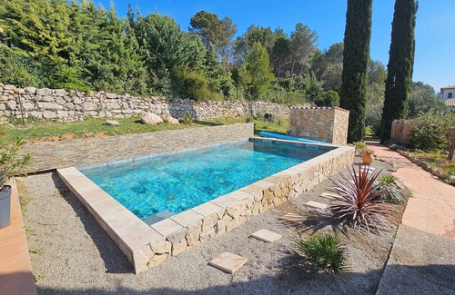 Salernes Villa | Provencal villa sleeps 8, magnificent unobstructed view with heated pool