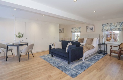 Easingwold Cottage | PROVIDENCE COURT, romantic, with a garden in Easingwold