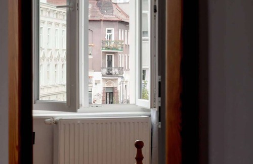 Zaspa Apartment | Przestronny Bialy Apartament Gdansk Wrzeszcz by Noclegi Renters