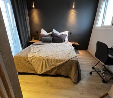 Kallithea Apartment | PSH -Stylish Quiet Top Floor Apt- Near Acropolis