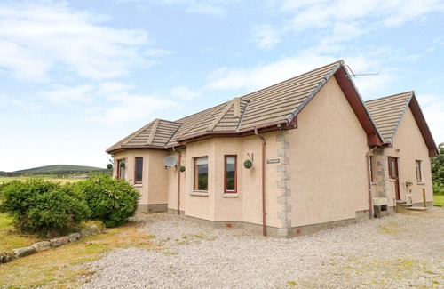 Grantown-on-Spey House | PTARMIGAN, with a garden in Carrbridge
