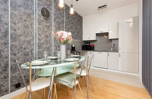 Mokotow Apartment | Puławska 111a | 2 Bedrooms | Parking | 6 Guests