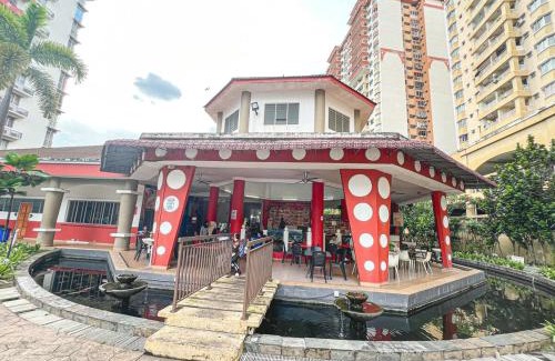 Puchong Apartment | Puchong, 1-12pax, Projector, Free WiFi, 3BR
