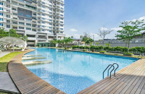 Bandar Puchong Jaya Apartment | Puchong Skypod Residence, 1-5 pax with Balcony Unit, Walking Distance to IOI Mall, 10min Drive to Sunway