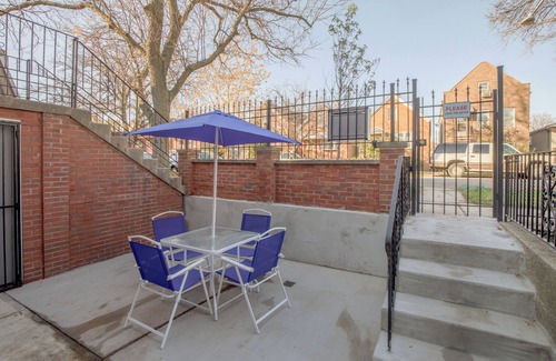 Ducktown Apartment | Pueblo Magíco: Modern-Rustic Central City Gem, sleeps 12-14 guests