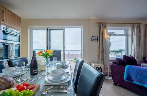 Broad Haven House | PuffinPatch - Beachside Cottage