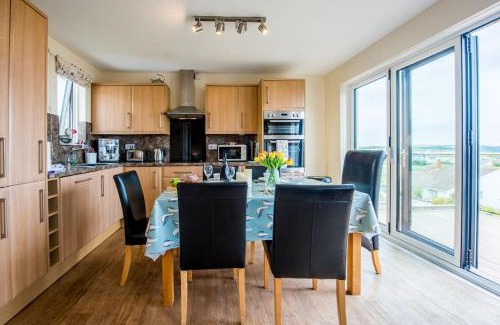 Broad Haven House | PuffinPatch - Beachside Cottage