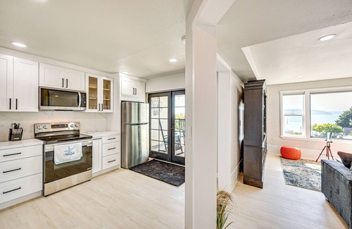 Des Moines Apartment | Puget Sound Views: Des Moines Apt w/Patio