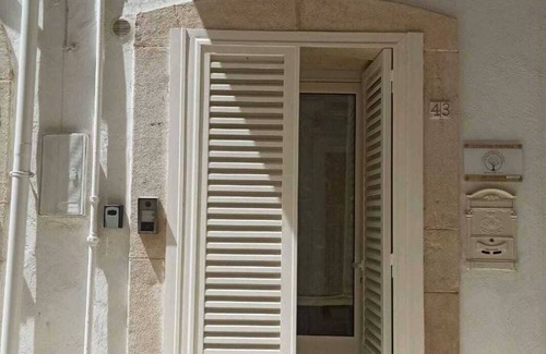Mola di Bari House | Puglia Holiday Home, 10 minutes away from Polignano a mare. Newly renovated