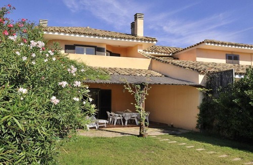 Pula House | Pula sardinia 250 mt from the sea, garden,wifi/fwa, golf 2km, photovoltaic system