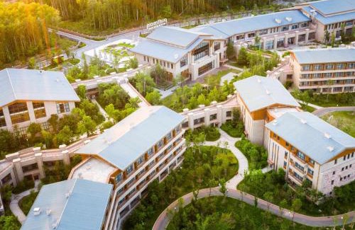 Changbai Mountain West Slope Hotel | Pullman Changbaishan Resort