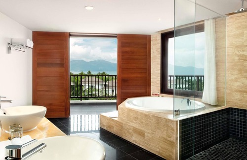 Ngu Hanh Son Resort | Pullman Danang Beach Resort